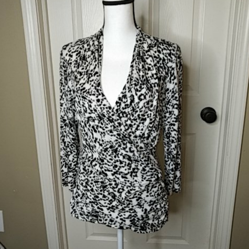Rose & Olive Side Swept Gathered Wrap Top M